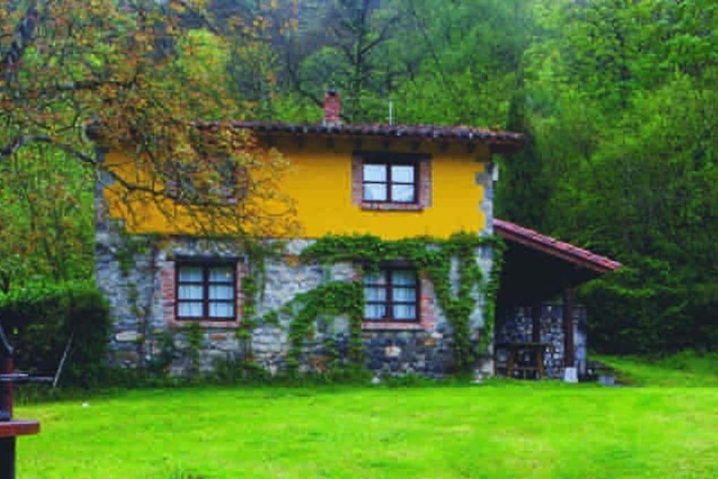 La Rotella, Calma Al Lado De Cangas De Onis Bagian luar foto